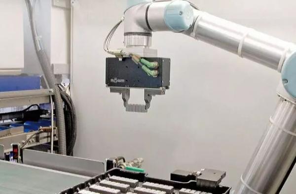 人机协作时代新要求:电动夹具 人机协作时代新要求:电动夹具