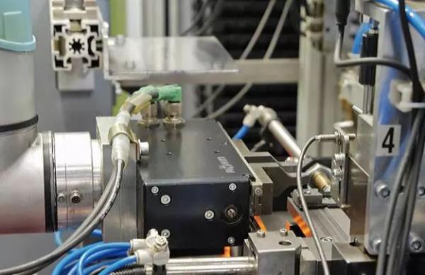 人机协作时代新要求:电动夹具 人机协作时代新要求:电动夹具