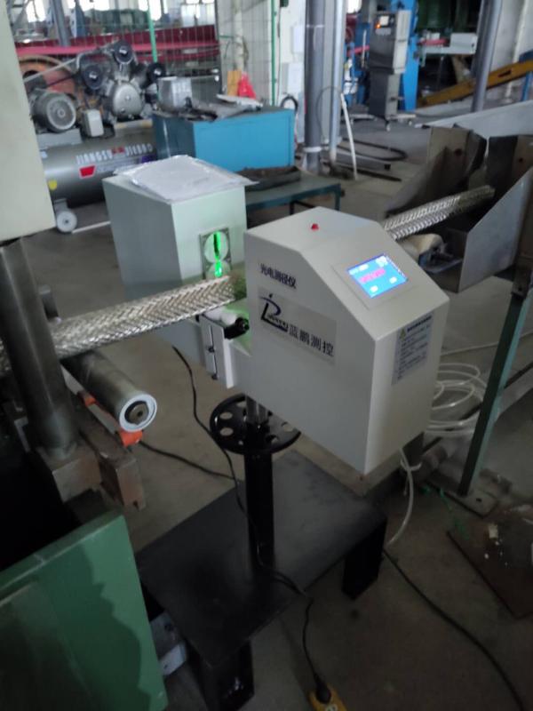 基于PID系统的单向测径仪具备自动控制功能 基于PID系统的单向测径仪具备自动控制功能