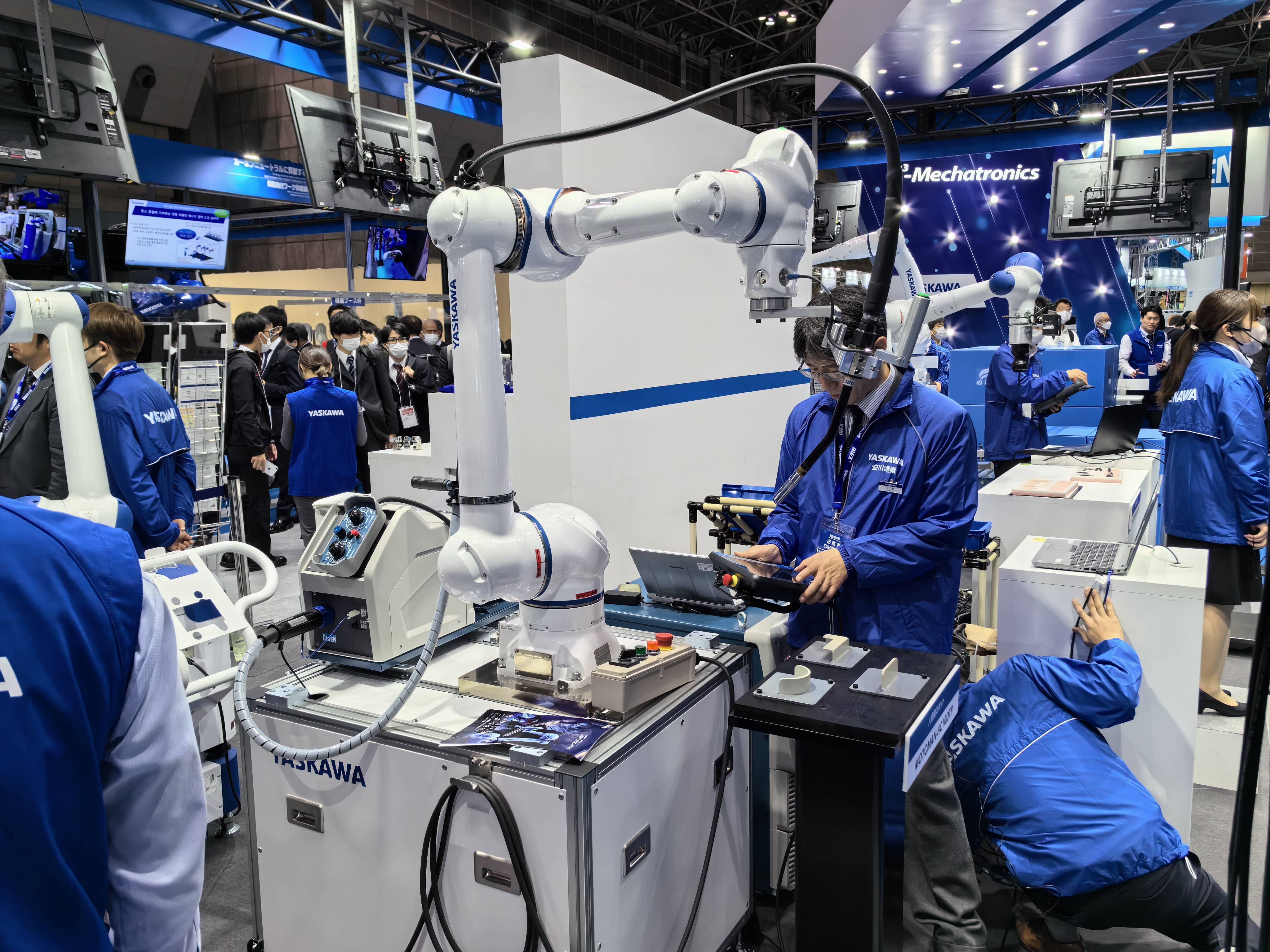 工业机器人:控制方式、用途分类、协作与工业机器人的区别及焊接机器人的优势 工业机器人:控制方式、用途分类、协作与工业机器人的区别及焊接机器人的优势