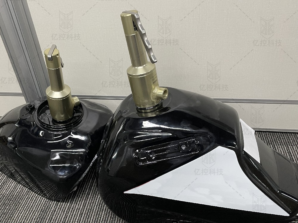 格雷希尔G80L-T系列密封测试接头在摩托车油箱通气测试的密封方案 格雷希尔G80L-T系列密封测试接头在摩托车油箱通气测试的密封方案
