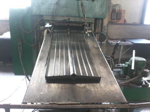 如何保证止水带的宽度、厚度在规定尺寸内生产？ 