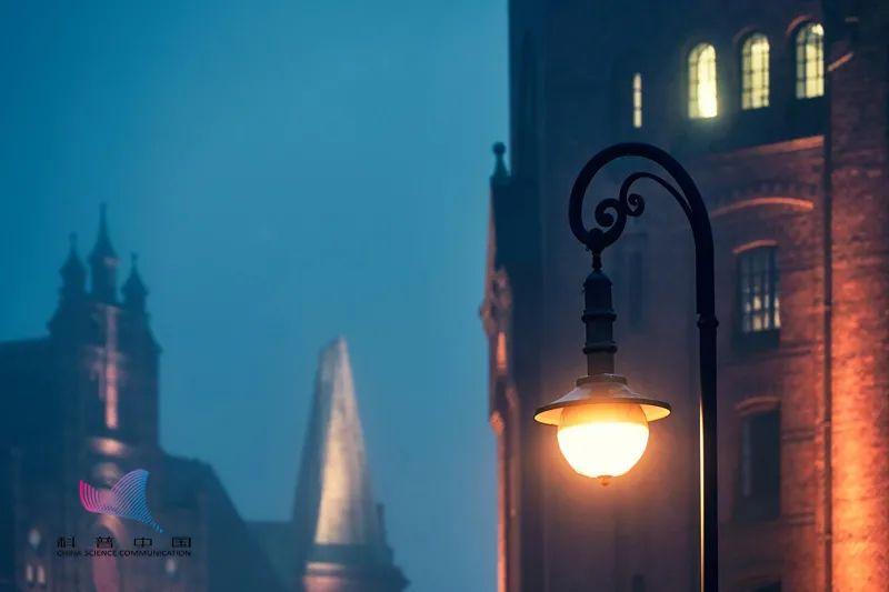 路灯的开关究竟是谁在控制？ 