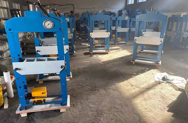 液压机工作原理是什么 液压机由哪些部分组成 