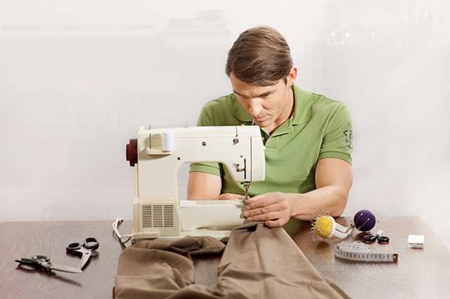 家用电动缝纫机怎么用 家用缝纫机的使用方法 