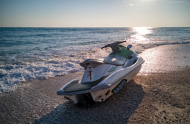 摩托艇发动机多大马力正常 摩托艇发动机进水怎么处理 