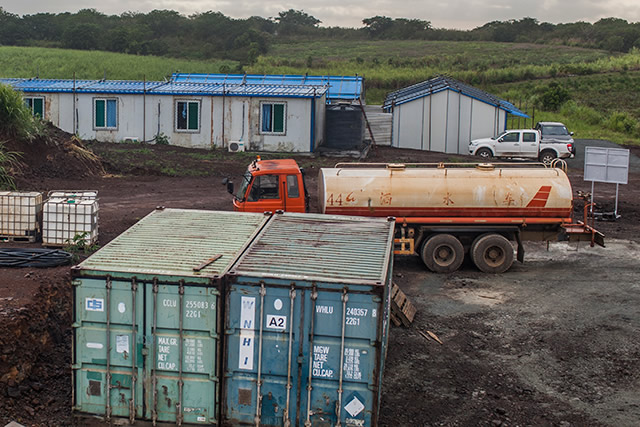 水泥罐车尺寸是多少 水泥罐车灰罐堵塞怎么办 