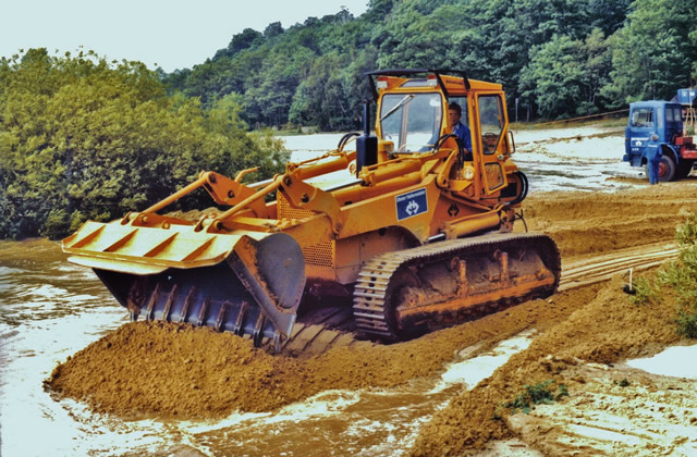 【装载机驾驶培训】铲车证怎么考 铲车要不要驾驶证 铲车需要什么驾驶证 