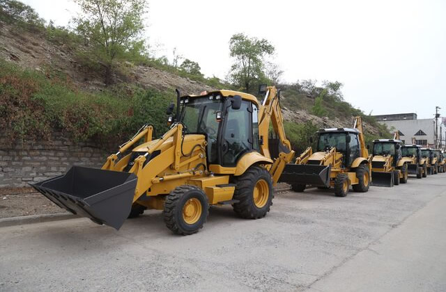 挖掘装载机和挖掘机区别 挖掘装载机和挖掘机哪个好 