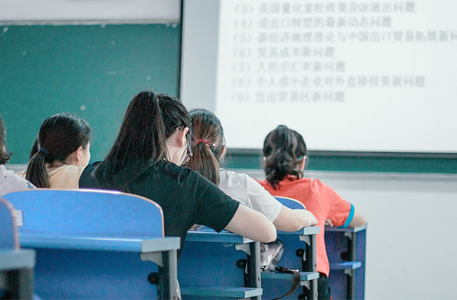 电子黑板一体机有什么作用 智能电子黑板的应用领域 