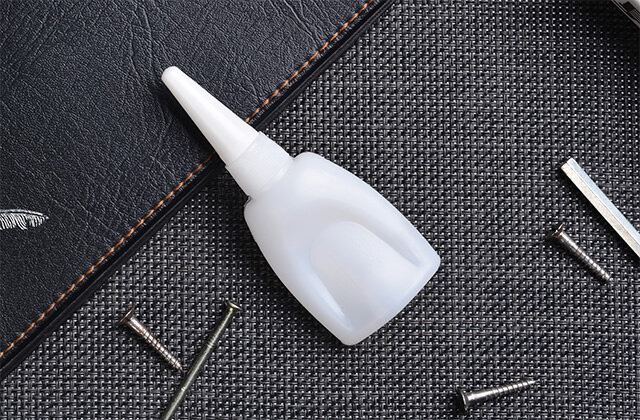 502胶水的成分是什么 502胶水有毒吗 