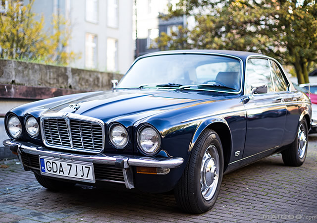 汽车油箱开关位置在哪里 如何打开汽车加油盖 