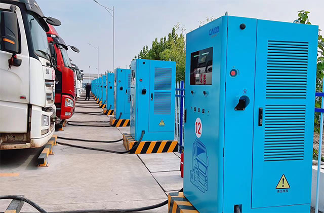 电动工程车充电桩由哪几部分组成 工程机械充电桩的工作原理是什么 