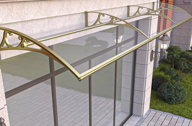 耐力板雨棚和玻璃雨棚哪个好 耐力板雨棚和玻璃雨棚哪个贵 