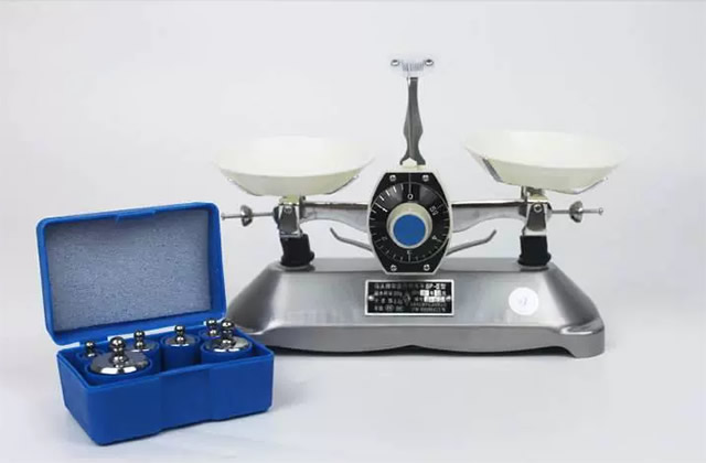 托盘天平的平衡螺母怎么调 托盘天平的平衡螺母什么时候调 